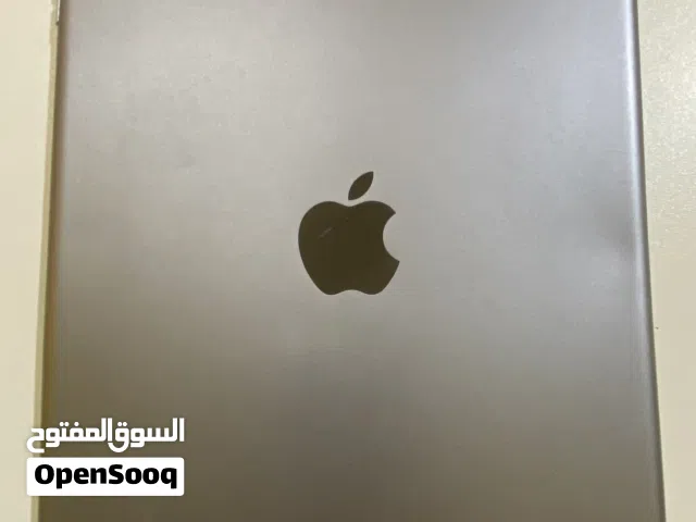 iPad Air مستعمل حاله جيده