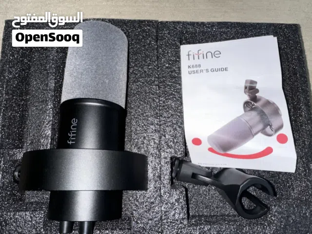 مايك احترافي Fifine K688 بحالة الوكالة مع الستاند (استخدام مرة واحدة)