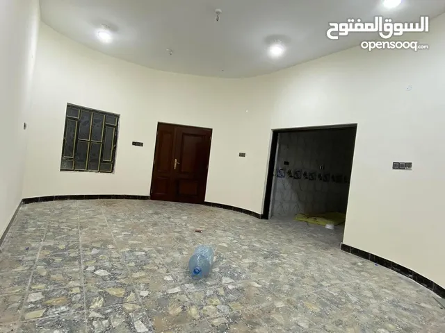 140 m2 2 Bedrooms Apartments for Rent in Basra Khadra'a