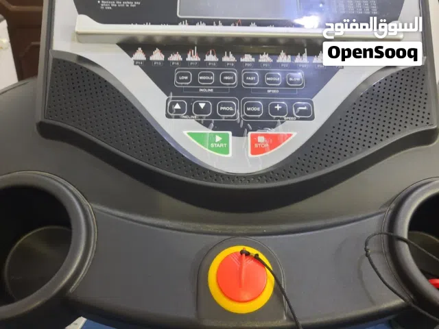 مجموعة أجهزة رياضية مستخدمة نظيفة للبيع