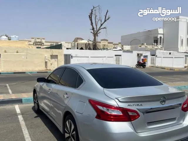 نيسان التيما
