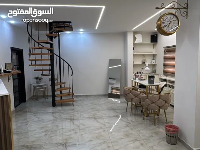 صالون نسائي مكون من طابقين كوتيج مساحته 120 متر