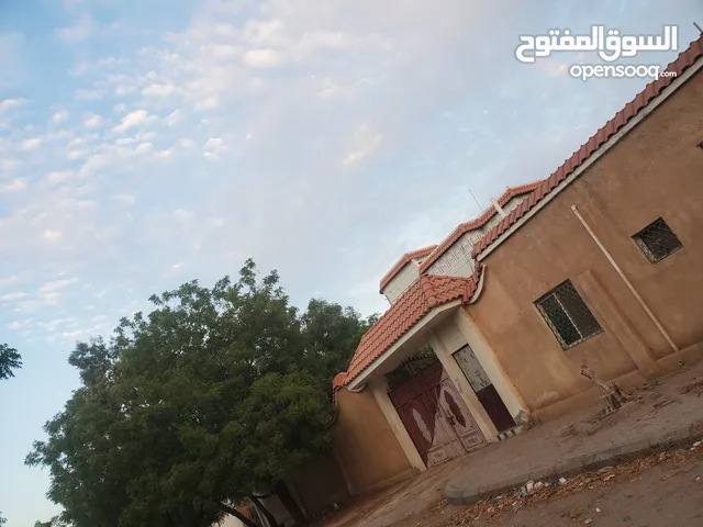 21m2 More than 6 bedrooms Villa for Sale in Aden Other