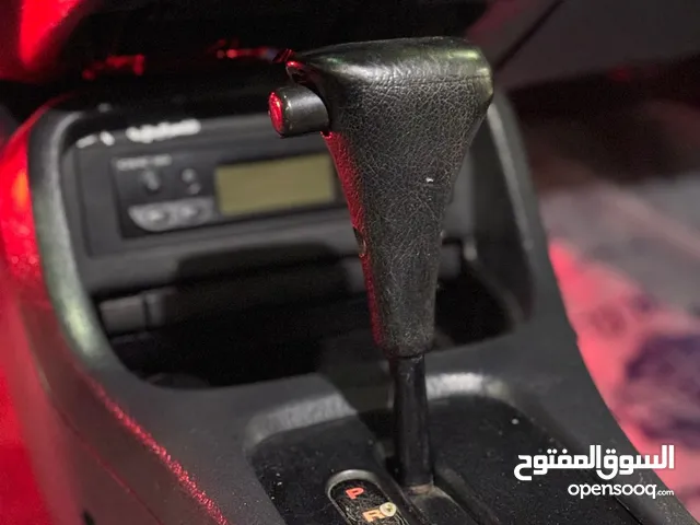 للبيع - هوندا سيفيك 1998 أوتوماتيك لون مميز: أخضر