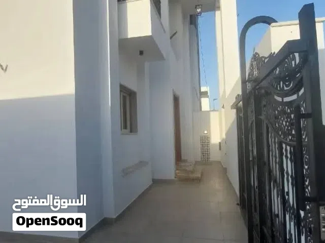 فيلا فاخرة في المشتل بمسبح البناء والتشطيب 2026
