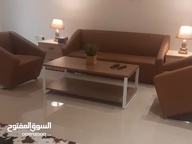 كنب مكتبي جلد مع الطاولة في بوشر Leather office sofa with table in Bousher