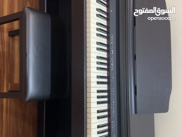 بيانو جميل وفخم