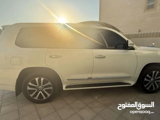 للبيع تويوتا لاندكروزر موديل2019 - تواصل عبر واتساب