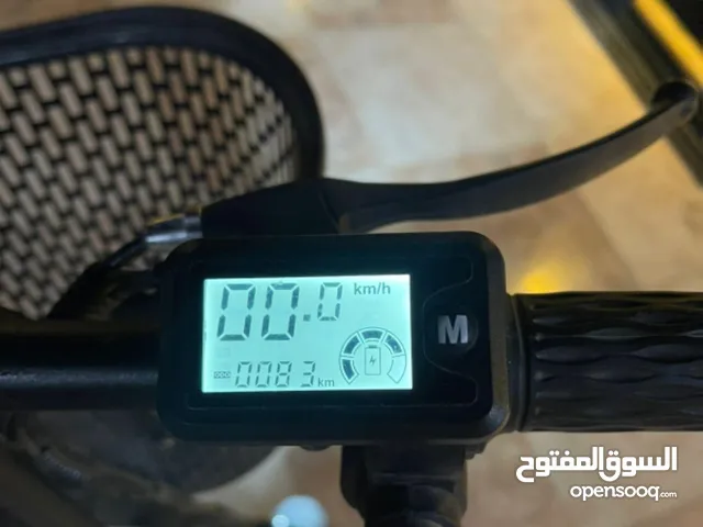 سكوتر كهربائي مع سيكل
