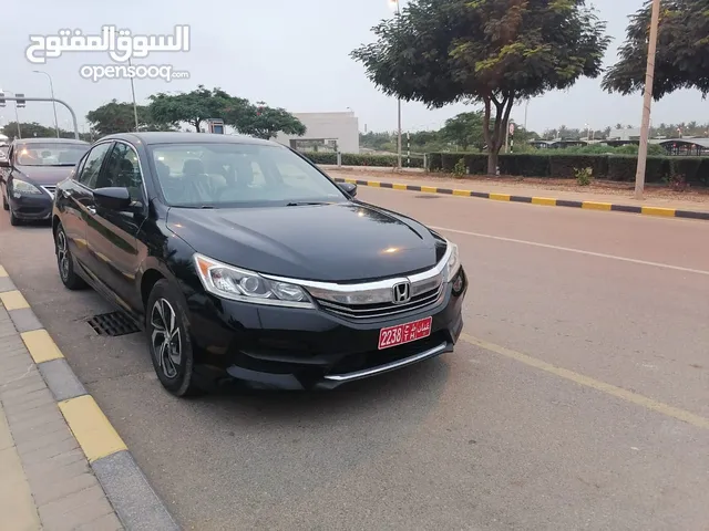 سيارات صالون للإيجار الاسبوعي والشهري(اقرأ التفاصيل)