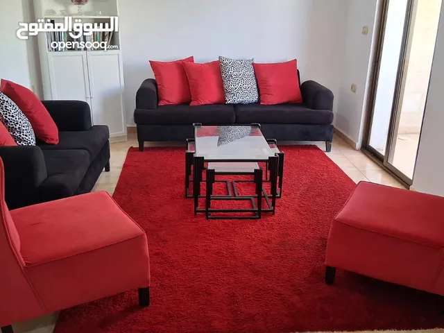 للبيع: طقم كنب 7 مقاعد + طاولات معدنية أنيقة – بحالة ممتازة وقليل الاستخدام!