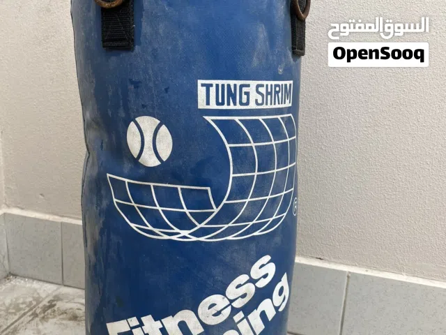 كيس ملاكمه مع قفازات