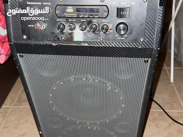 Speaker available urgent for sale