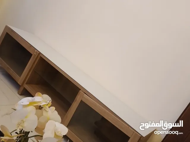 طاوله تلفزيون مستعمله