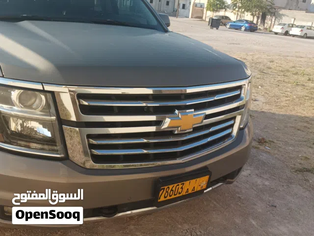 سياره عائليه 8 ركاب للايجار صلاله مع ساىق أو بدون