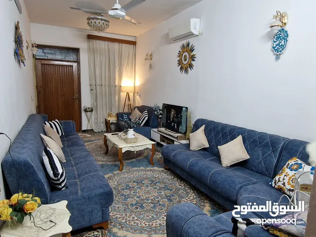 دار للبيع مساحة 125 متر طابقين ونص في حي الجامعة/ المرسلات