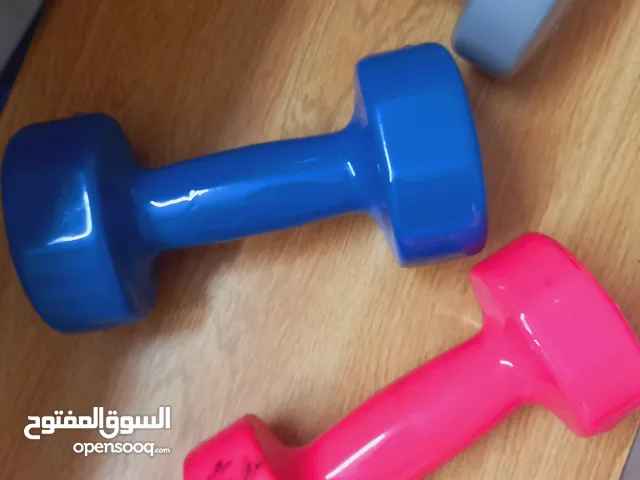 دمبلز للبيع ( 4KG+4KG+5KG ) مستعملة( ب 9 دينار فقط) قابل للتفاوض