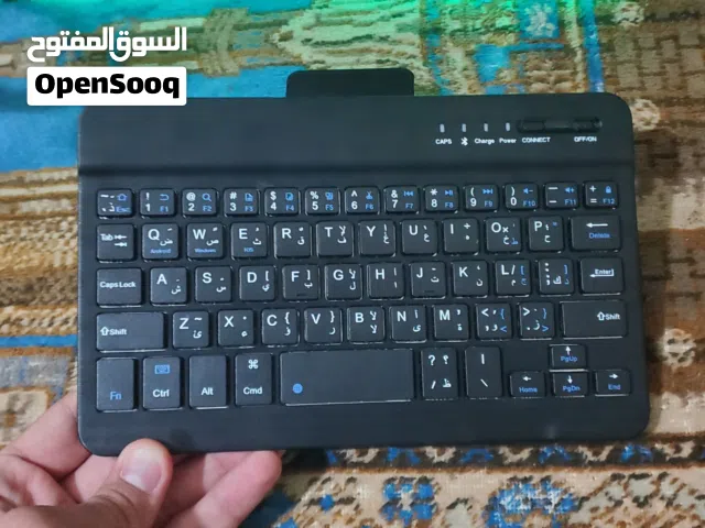 كيبورد خارجي شغال بالبلوتوث (Bluetooth)، تصميم عصري ونحيف وخفيف جداً، بحالة نظيفه جداً