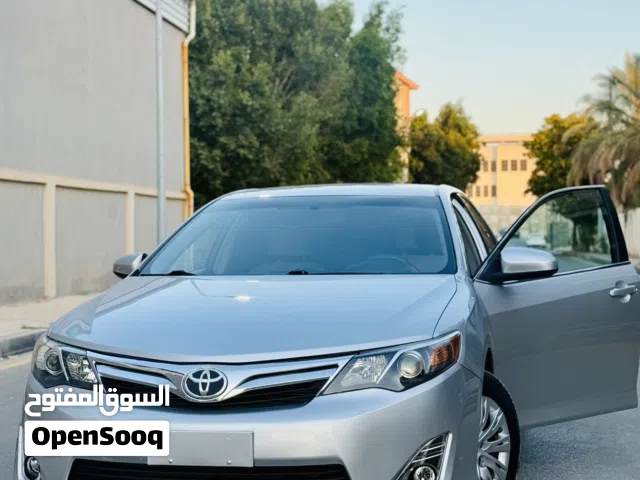 2014 تويوتا كامري LE