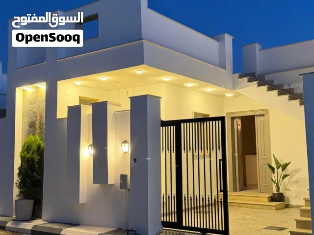 135 m2 4 Bedrooms Townhouse for Sale in Tripoli Ain Zara