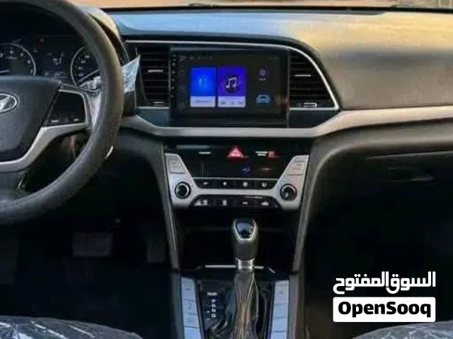 2018 هيونداي افانتي Standard