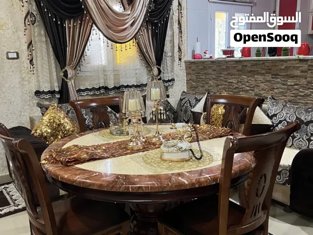 طاولة أكل و صالون للبيع