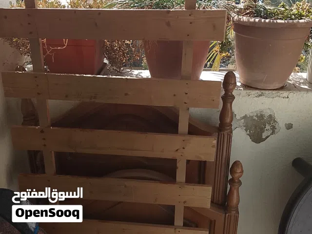 تخت مفرد خشب زان مستعمله بحاجه جيده بحاجة فصاليات 2