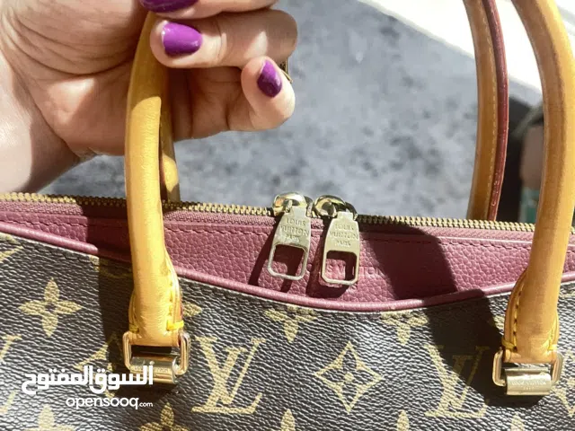 LOUIS VUITTON AUTHENTIC BAG