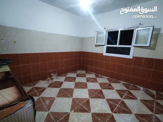 1000 m2 2 Bedrooms Townhouse for Rent in Tripoli Ghut Shaal