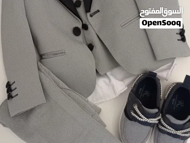 بدلة عيد اولاد كاملة اربع قطع جديدة مستعمله مره وحده فقط عمر سنتين  210دينار
