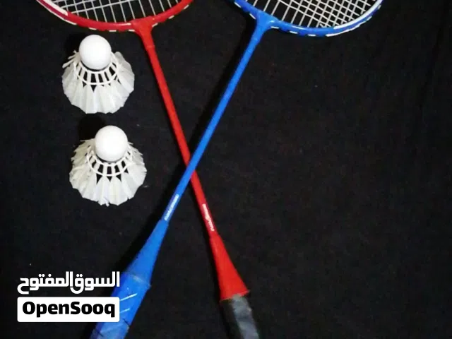 تنسTennis بلون ازرق و احمر معا ريشتين و مضربين...