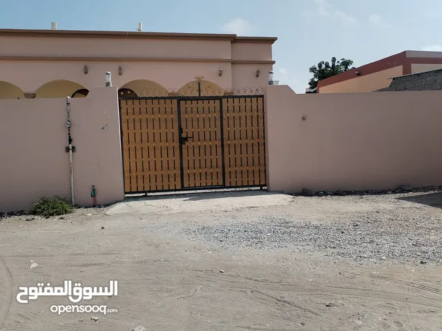 150 m2 2 Bedrooms Townhouse for Rent in Al Batinah Al Masnaah