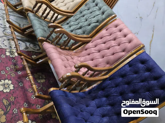 كرسي هزاز  كرسي الاسترخاء  بألوان جميله تناسب جميع الأذواق و الديكورات  المنشأ تركي الخشب زان