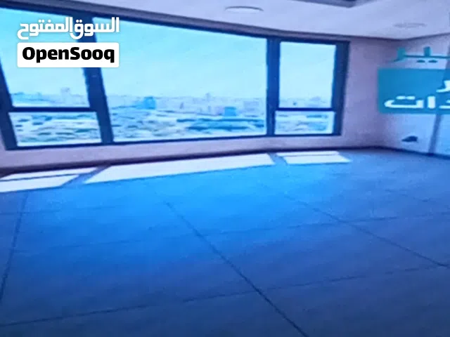 للإيجار دور تجاري عيادة تجميل على الخليج العربي مباشراً مساحة ممتاز برج جديد جميع الخدمات