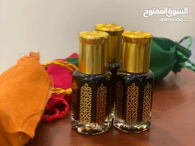 دهن العود الهندي الملكي: عبير الفخامة الذي يرافقك في كل مناسبة