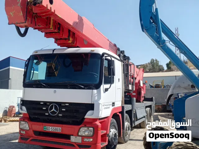 للبيع ونش سلة مرسيدس أربع محاور 50 متر