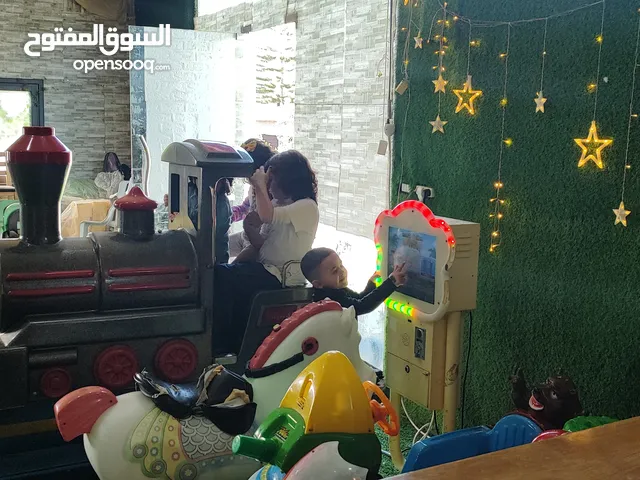 منتفخات وترامبولين ومتاهة اطفال وبرك اسفنج وطابات صالة ألعاب مغلقه بمساحة 250 متر مربع مشروع قائم