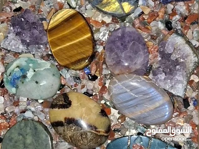 صندوق احجار كريمة نادرة Gemstones box