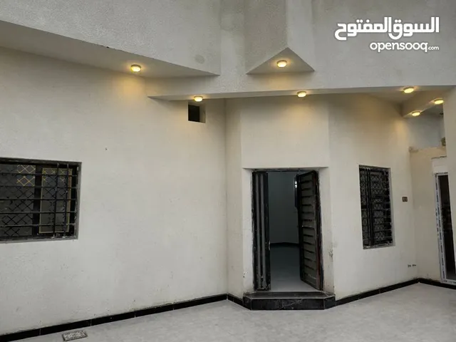 200 m2 3 Bedrooms Townhouse for Sale in Basra Al-Jazzera