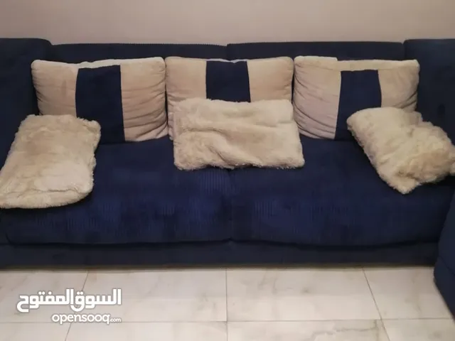 كنب مجلس مريح جدا للبيع بحالة جيده جدا