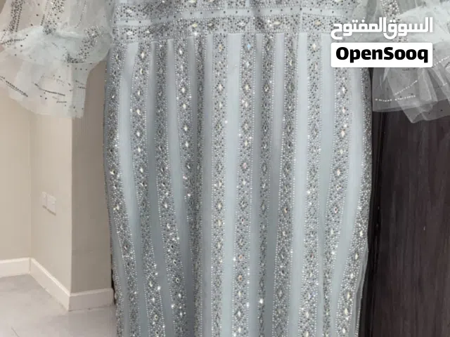 فستان جديد لبس 4 ساعات فقط