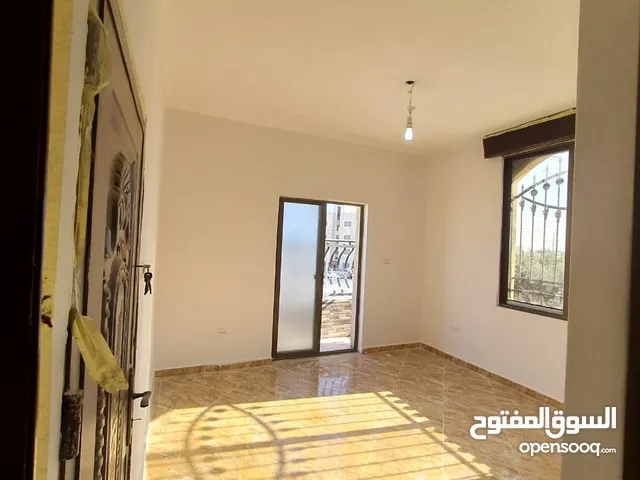 90 m2 3 Bedrooms Apartments for Rent in Amman Khirbet Sooq
