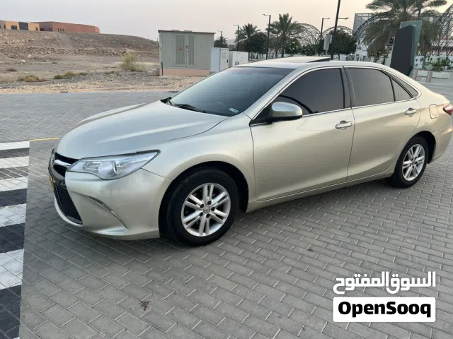 2017 تويوتا كامري LE