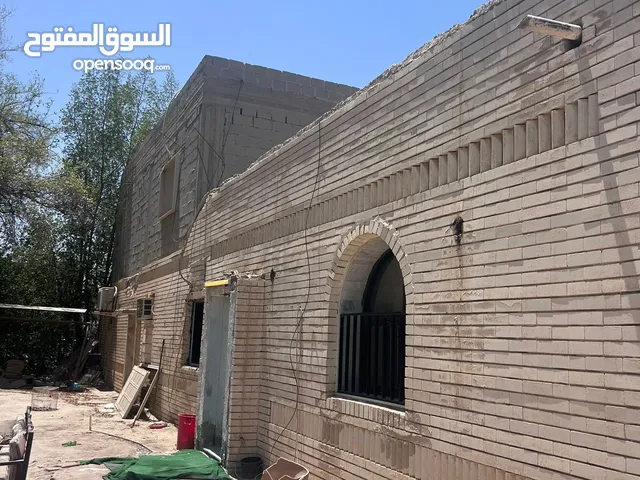 للبيع بيت بالرقة دورين زاوية ونافذ