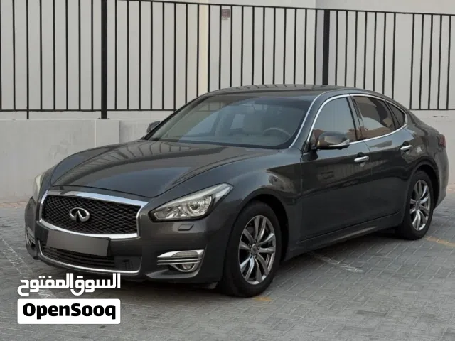 Used Infiniti Q70 in Muharraq