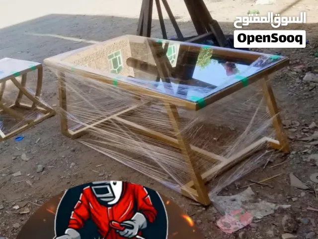 طقم طاولة ضيافة ملموسة