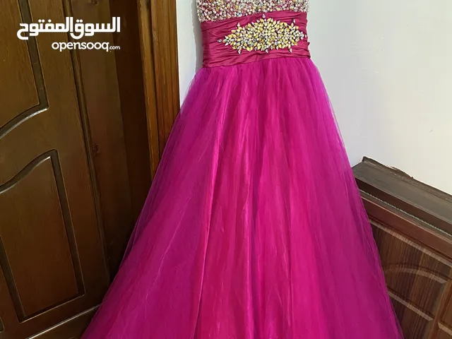 فساتين سهره لبسه وحده للبيع بسعر مناسب جدا