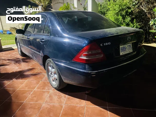2004 مرسيدس بنز الفئة-C C 180