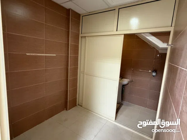 600 m2 More than 6 bedrooms Villa for Rent in Abu Dhabi Mohamed Bin Zayed City