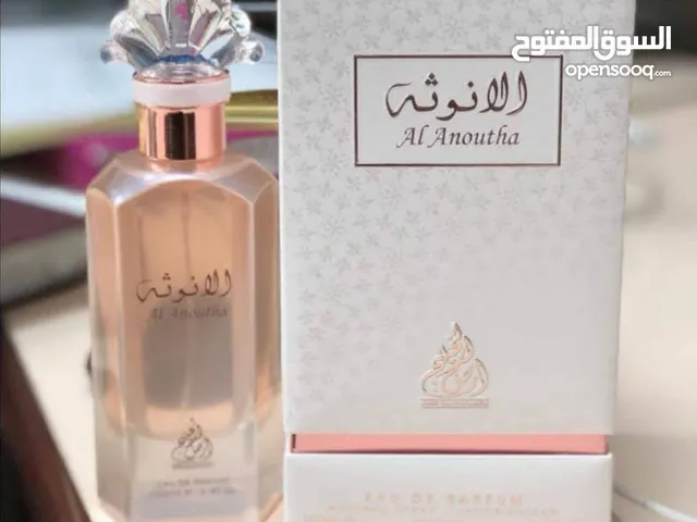عطر فاخر وذو ثباتيه عاليه